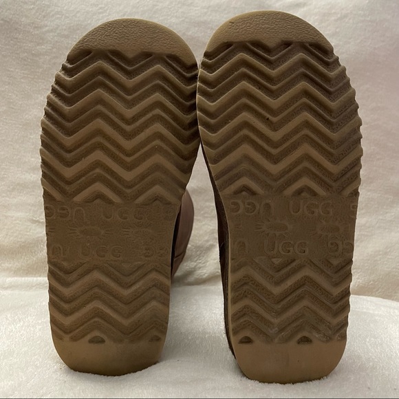 UGG Hayden Rainbow zipper Boots - Picture 12 of 13